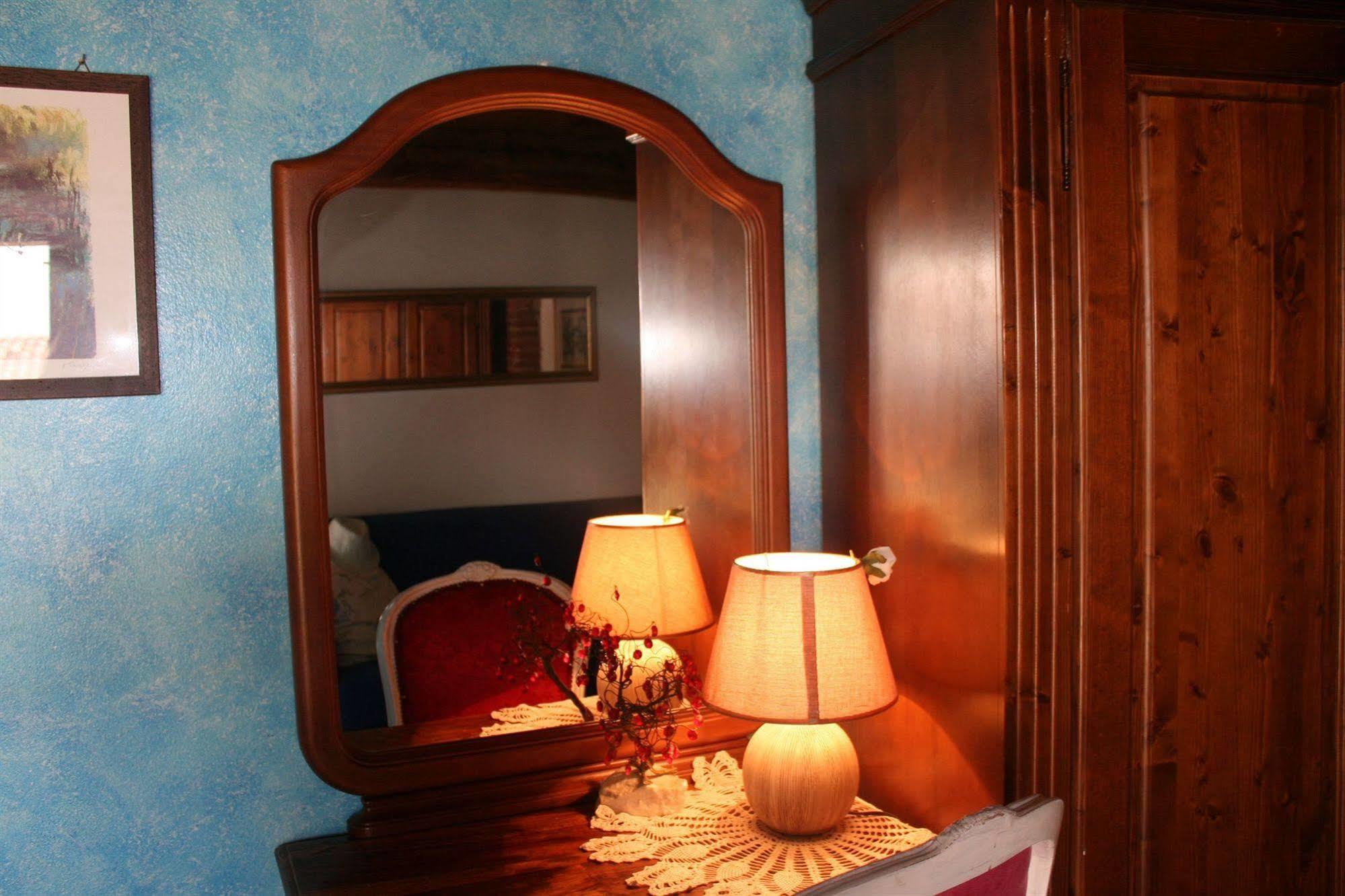 カスティリオーネ・デッレ・スティヴィエーレ La Cascina Di Alice Bed & Breakfast エクステリア 写真